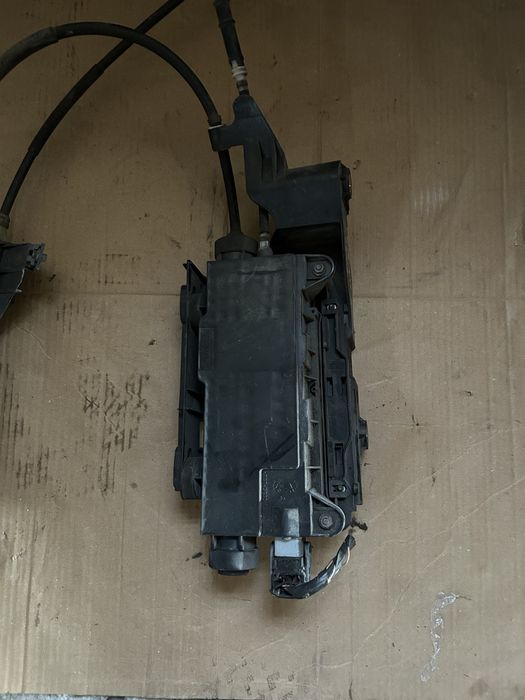 Електричний ручник  Renault Scenic 2 Megane 2