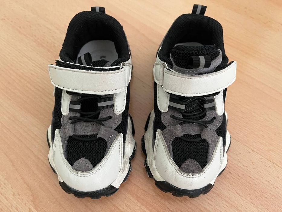 Кроссовки детские