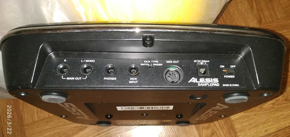 Alesis SamplePad Барабанный пэд-модуль.