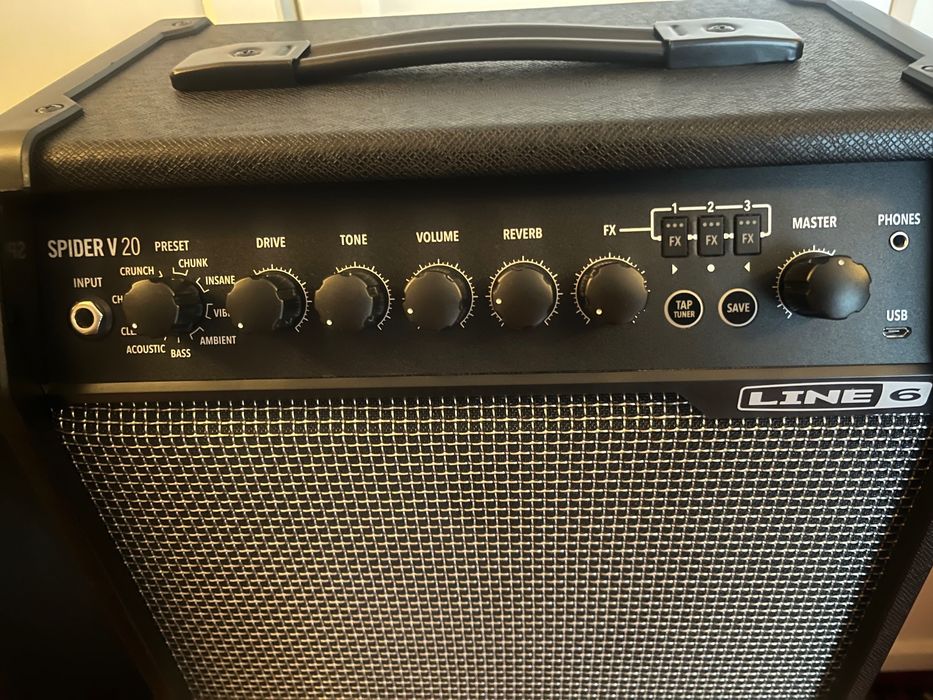 Amplificador de Guitarra line 6 Spider V 20 MK II