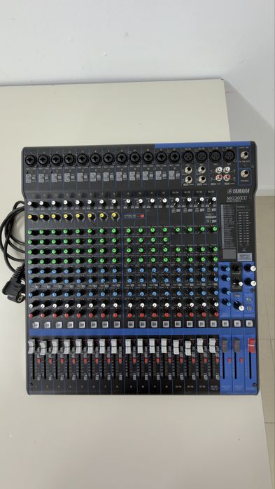 Mesa de Mistura Yamaha MG20XU – 20 Canais com Efeitos e USB