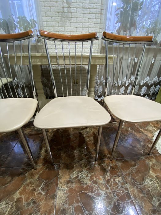 Стільці стула  кухонні