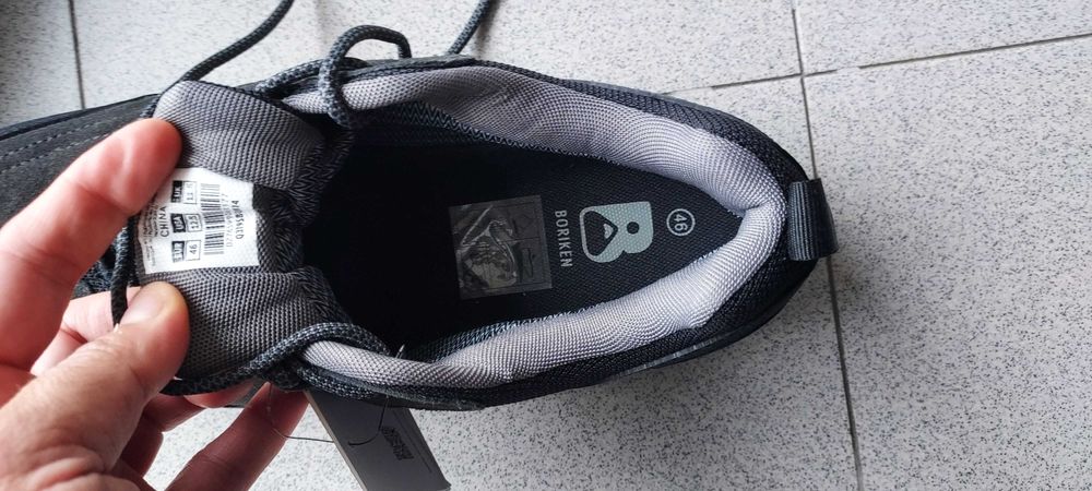 Calçado de montanha ou caminhada muito confortáveis