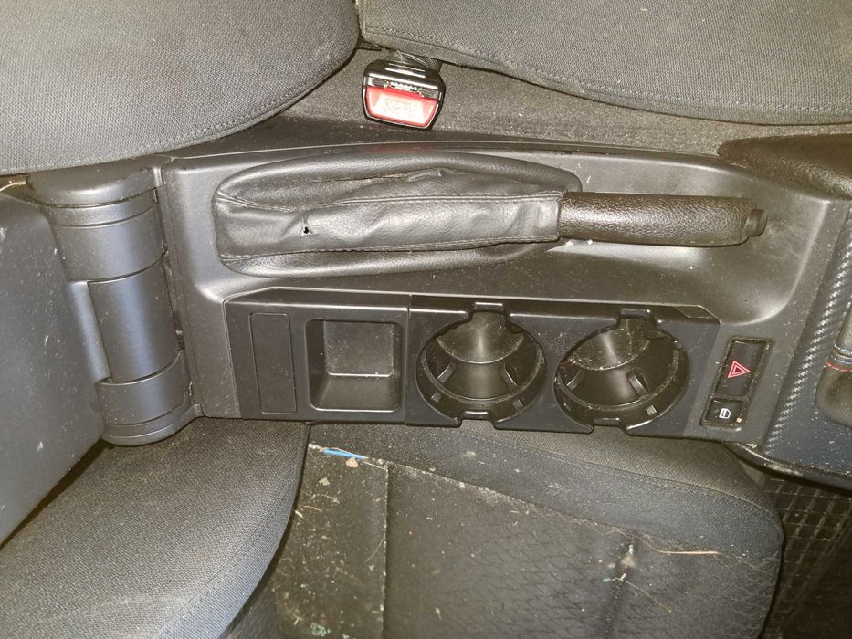 Podłokietnik tunel cup holder BMW e46 czarny bardzo ładny