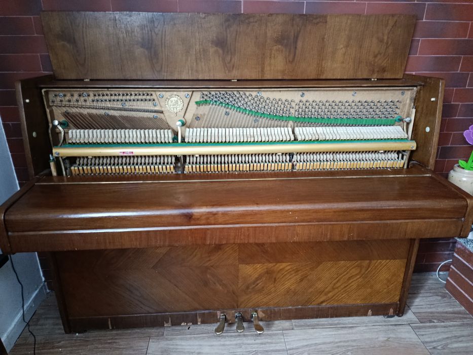 Pianino firmy Legnica