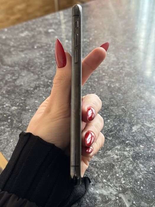 iPhone X 64 GB Стан 8/10