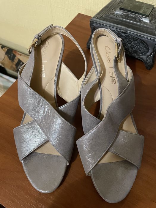 Босоножки Clarks кожа 40 разм