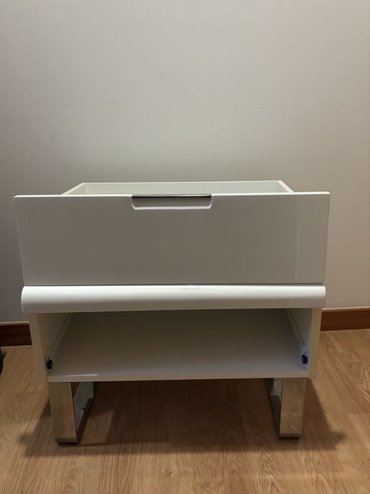 mesa de cabeceira