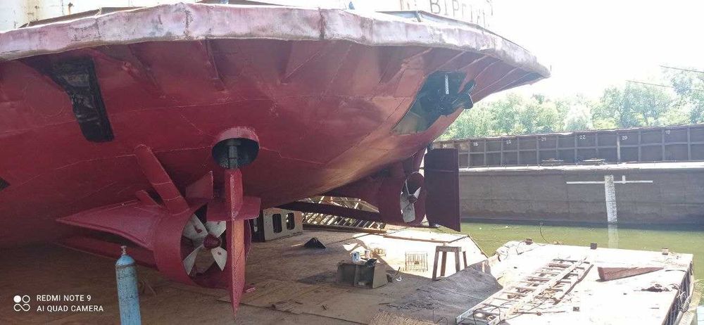 Суховантажний теплохід