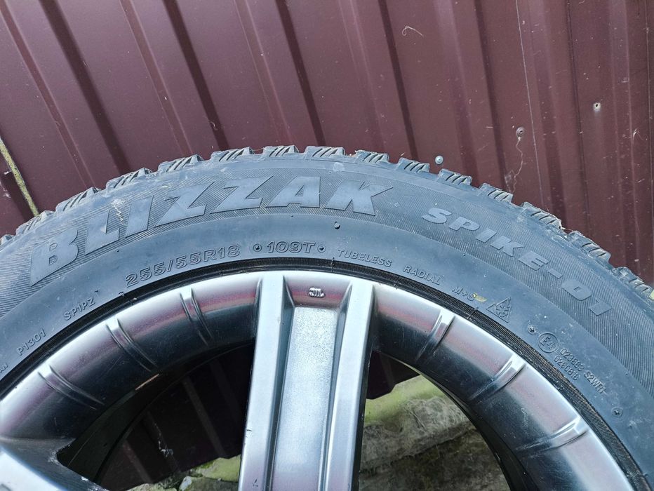 Резина 255/55 R18 зимова Bridgestone Blizzak spike-01 шипована.