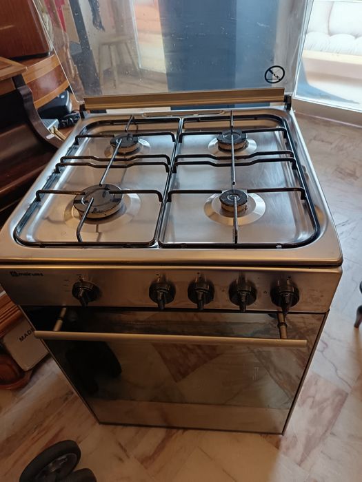 Fogão a gás com forno Meireles