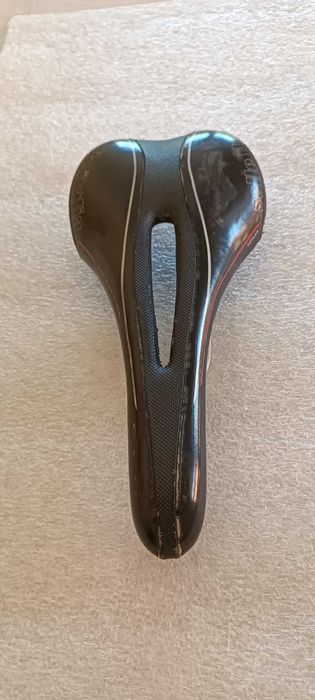 Selim selle italia em Kevlar