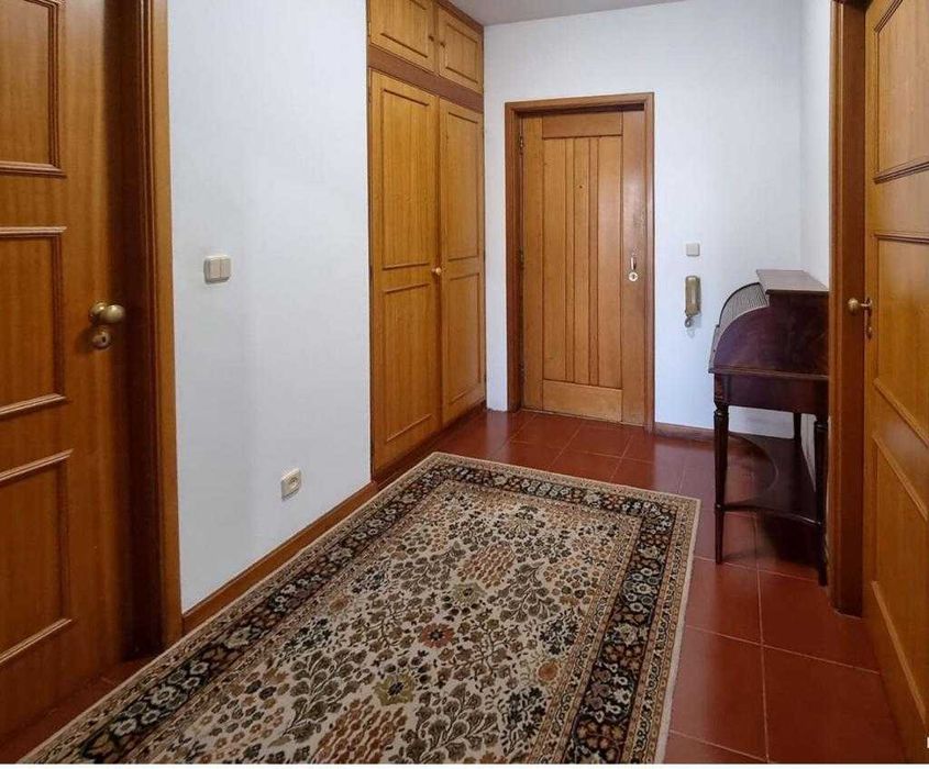 Apartamento T0+1 - Centro de São Mamede de Infesta- Lugar de Garagem