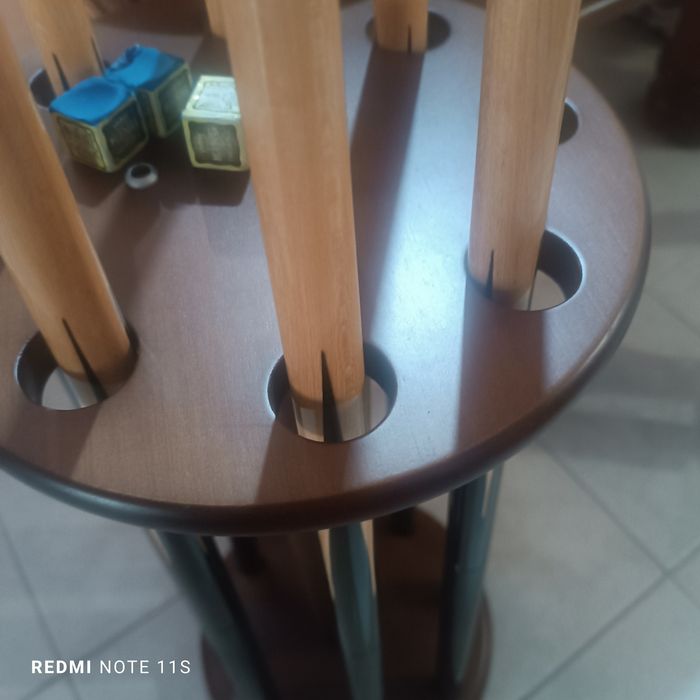 Mesa Snooker  com 8 tacos e suporte tacos