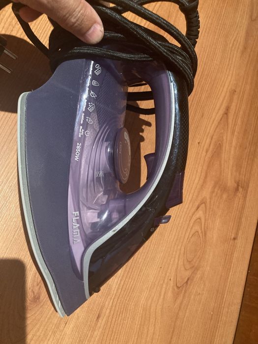 Ferros de engomar Flama e Braun