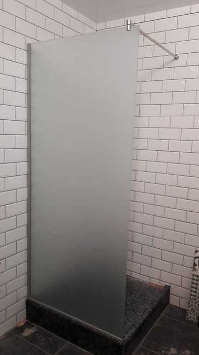 Душова кабіна або перегородка, двері, шторка для ванни, скло гартоване