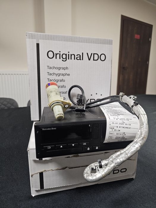 Tachografy VDO 4.1 z impulsatorem oryginalne Mercedesa 12V