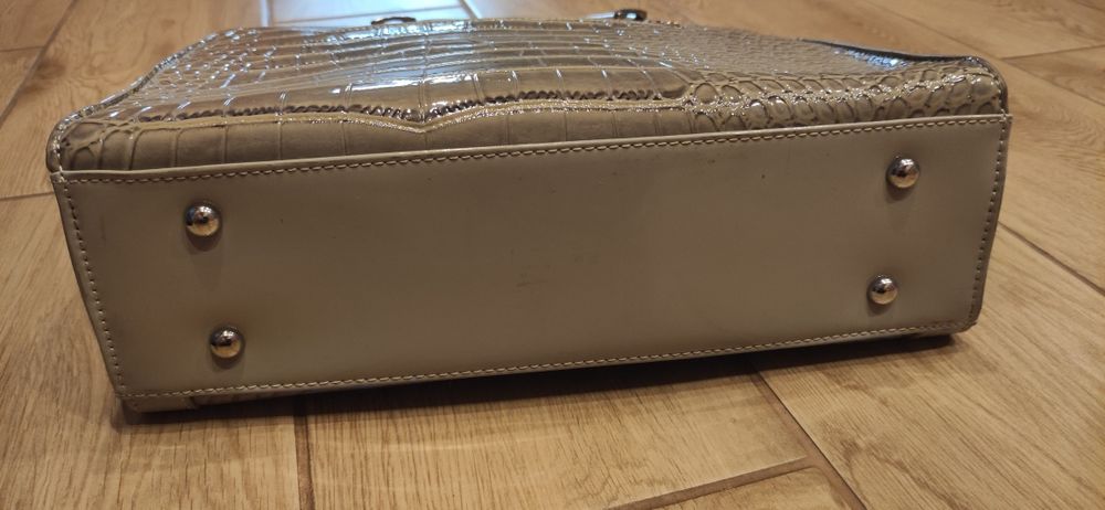 Torebka damska lakierowana