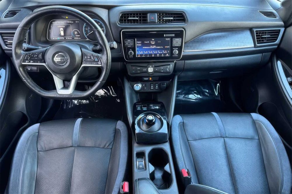 Nissan LEAF SL      2019