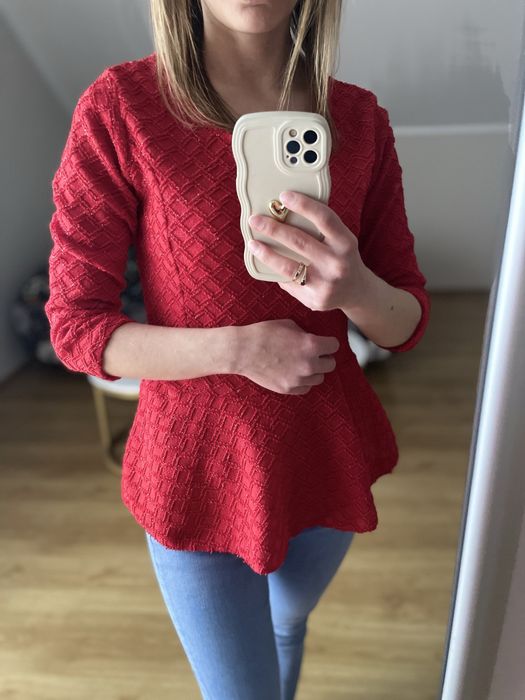 Bluzka czerwona z baskinką rękaw 3/4