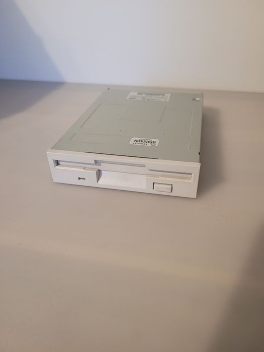 stacja dyskietek do komputera stacjonarnego