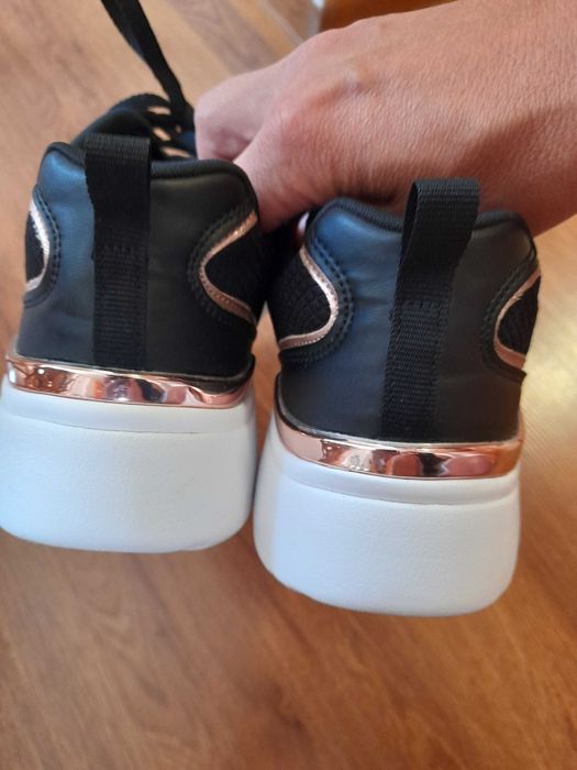 Buty sportowe Skechers r.39