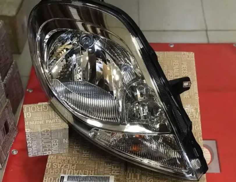 Фара права  Рено трафік Renault Trafic Opel Vivaro 2 нова оригінал
