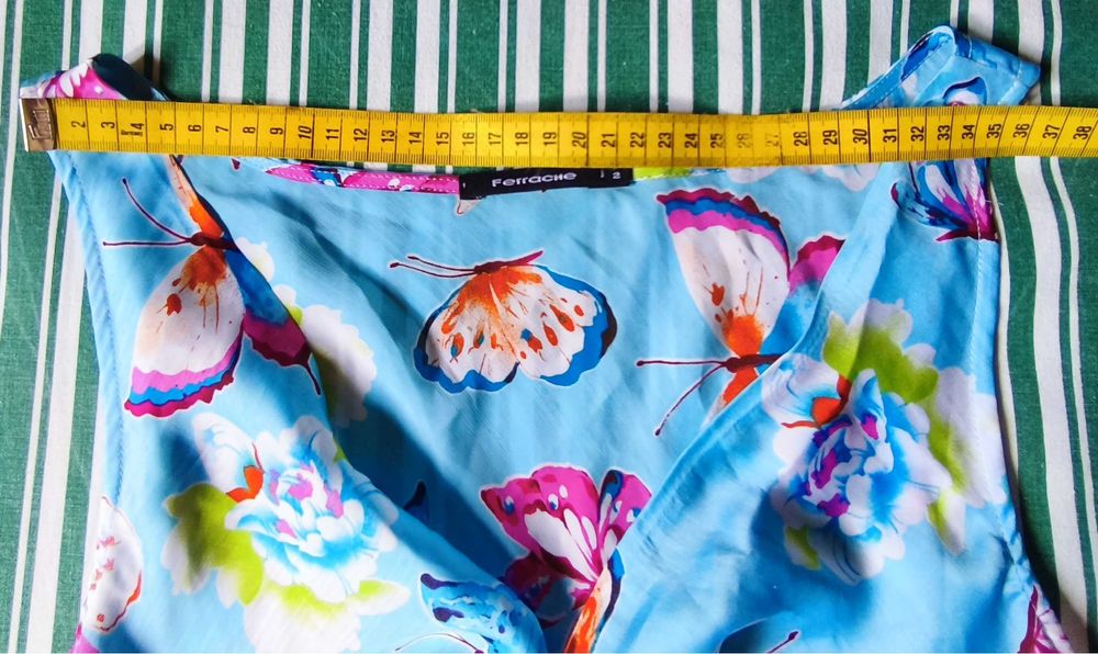 Lindo Top Florido com Borboletas - Tamanho 2 (38) - Impecável!