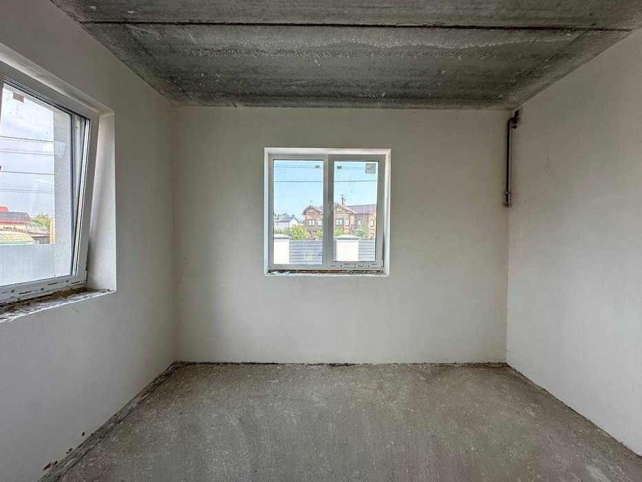 Продається окремий будинок в Крихівцях!