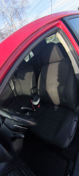 Продаю TOYOTA AURIS 2008