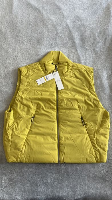 Безрукавка жилетка Calvin Klein оригінал розмір М і L