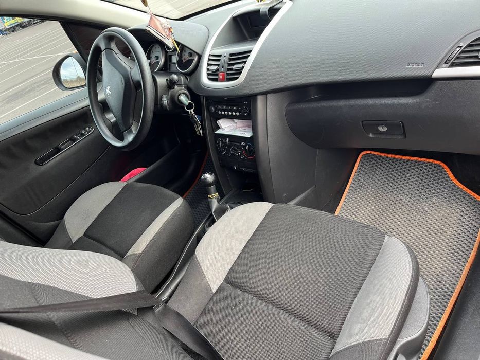 Продам  Peugeot  207