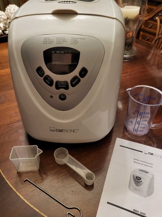 Máquina de pão Clatronic