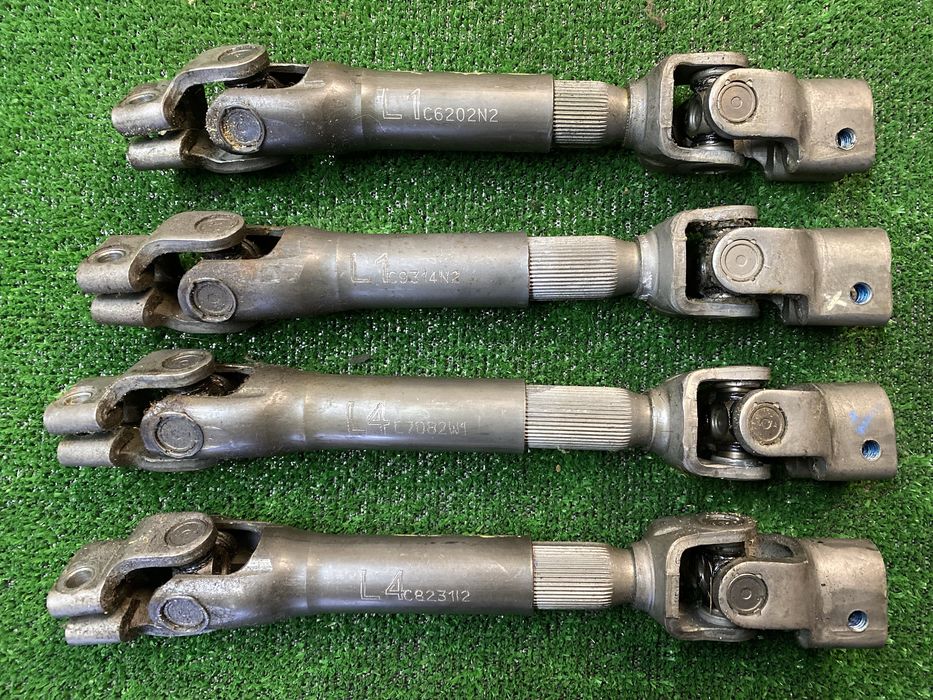 Карданний вал рулевой рейки управління Opel Astra H Zafira B