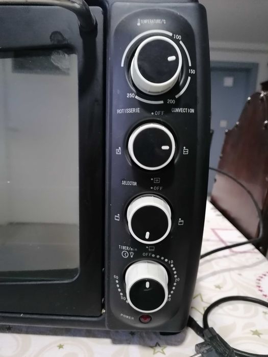 Forno elétrico ventilado com assador 48L