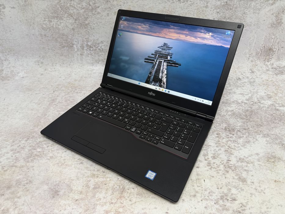 Fujitsu LifeBook E558 / i7 8550U 4.00 GHz / 16GB DDR4 / 256GB SSD / Intel UHD 620 / 15.6" FHD IPS / W11 Pro