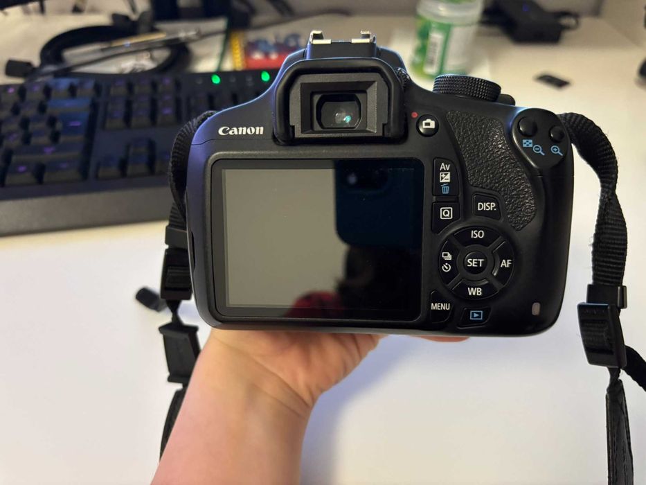 Canon EOS 1200D + EF-S 55-250mm + Acessórios