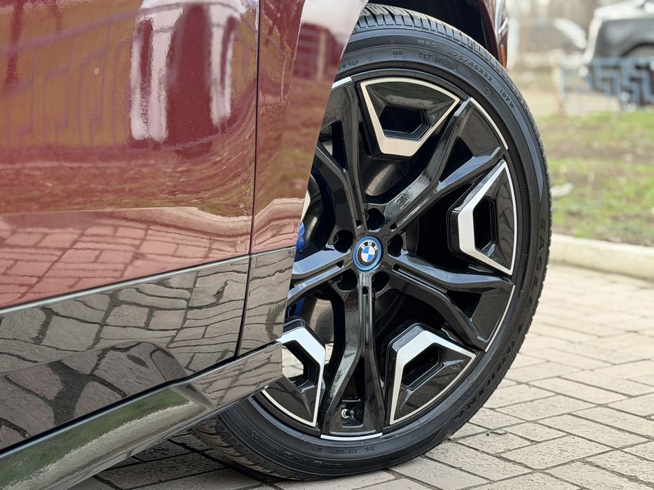 BMW iX XDrive50 2022 рік