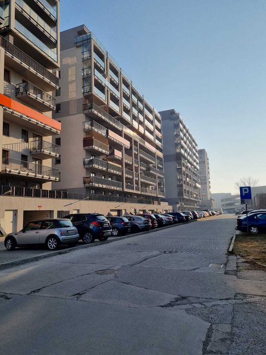 Miejsce postojowe w garażu, ul. Przewóz 32H i 32J, DOSTĘPNE OD ZARAZ