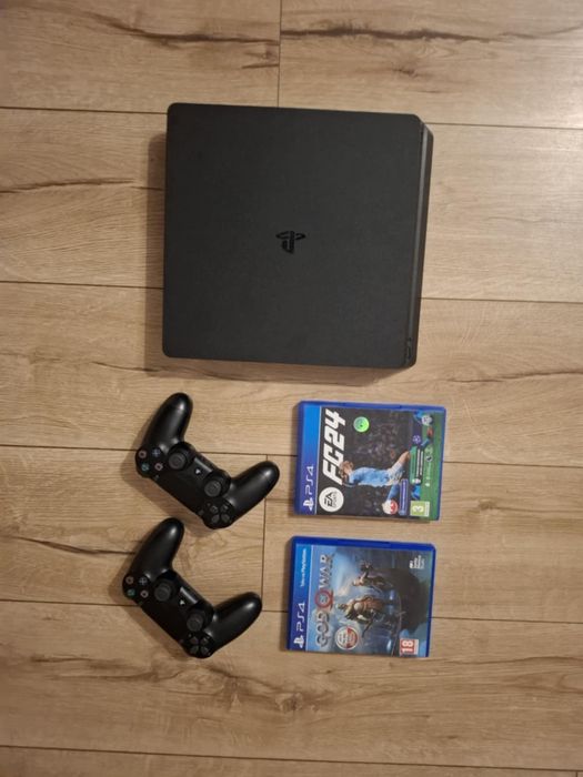 Play station 4 slim