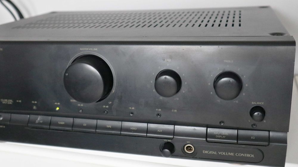 Усилитель UNIVERSUM V-155 Германия JVC RX-206BK Япония