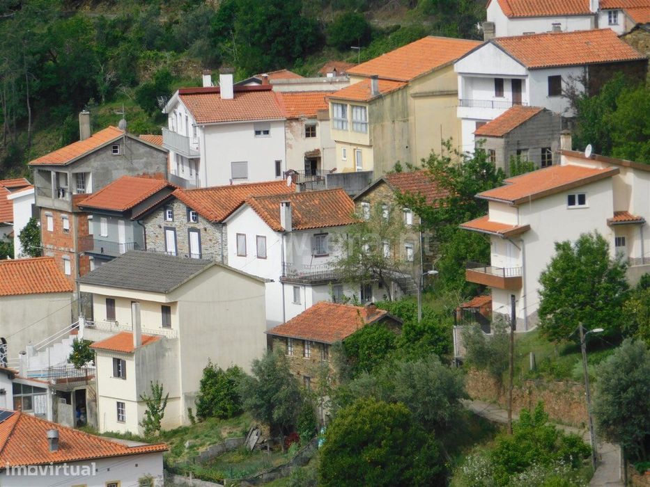 Moradia T2 / Seia, Vide e Cabeça