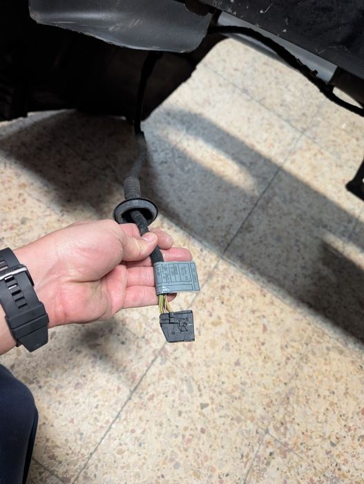 Parachoque traseiro com sensor de estacionamento originais mais tampa