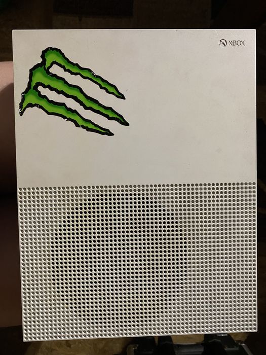 Konsola  Microsoft Xbox One S (model 1681)