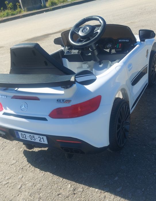 Carro eléctrico Mercedes AMG GTR Sport