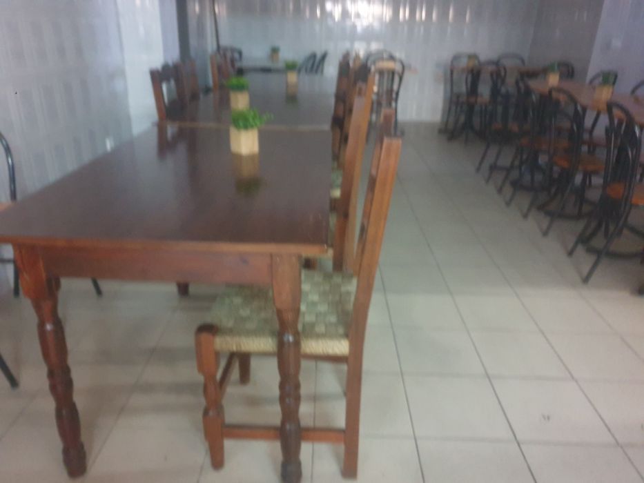 Mesas e cadeiras  de sala