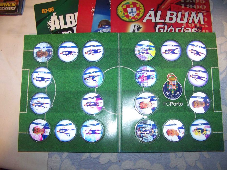 5 cadernetas de cromos de futebol