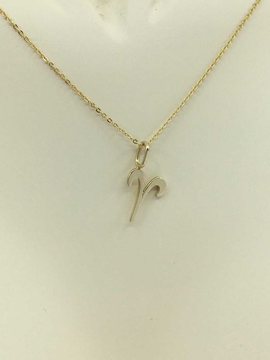 Colar novo em ouro com pendente