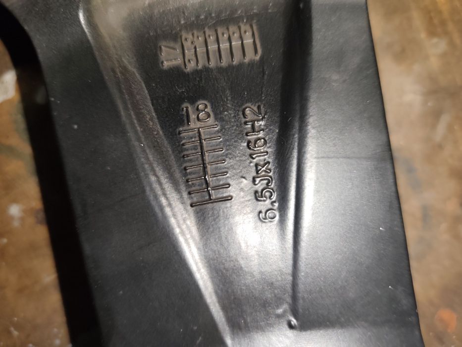 Sprzedam felgi aluminiowe 16"