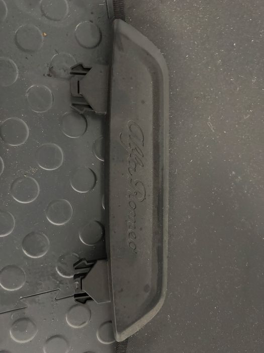 Alfa Romeo Stelvio półka Roleta bagażnika